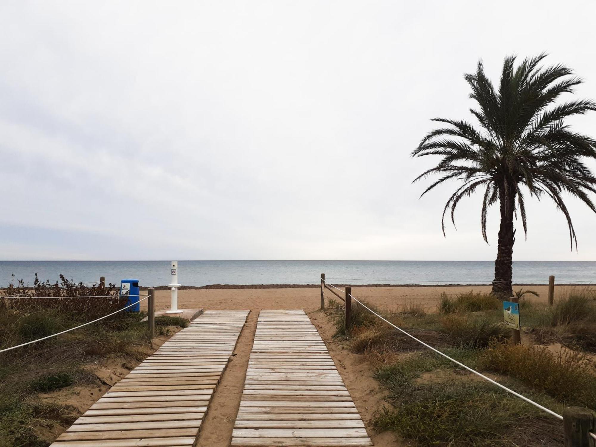 Oasis Apartments Playa Albaranas Dénia Buitenkant foto